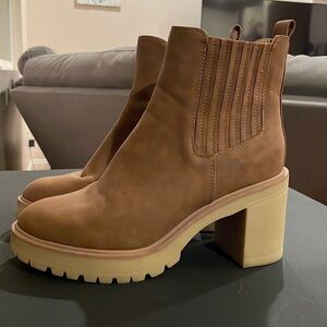 Womens Dolce Vita Heeled  ankle boots size 10 brown / tan color EUC​​​​​​​